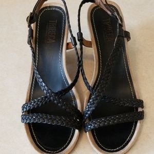 Ladies strappy dress shoe